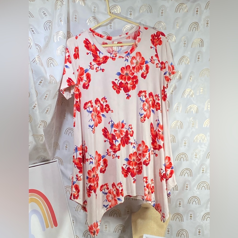Flamingo Urban Red Floral Short Sleeve Top